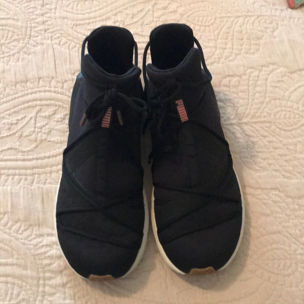 Black pumas